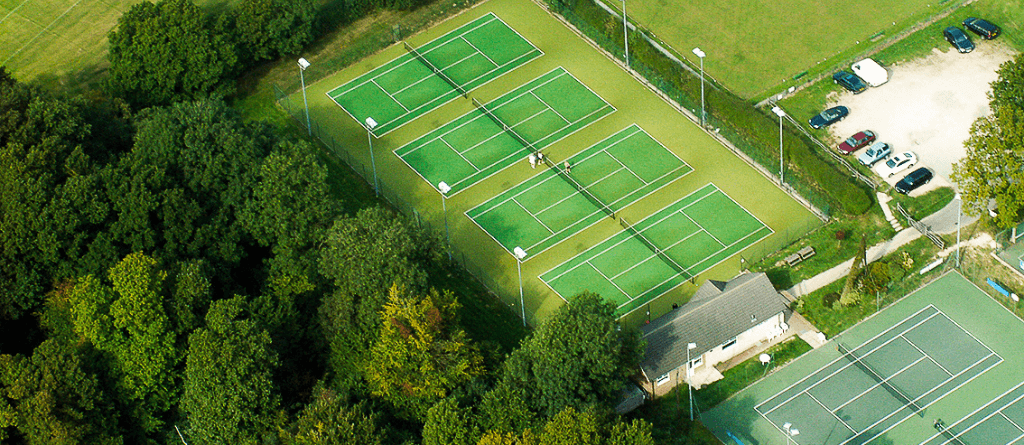 Aerofoto kuuest tenniseväljakust