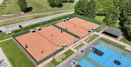 K&auml;&auml;riku Spordikeskuse tennisev&auml;ljakud